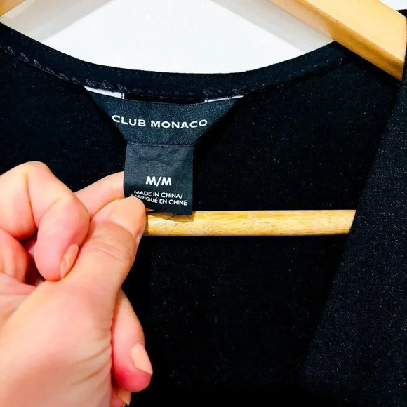 CLUB MONACO Black wrap top - Picture 2 of 9